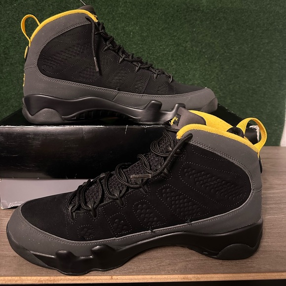 Jordan 9 Retro ‘Dark Charcoal Grey University Gold’ Size 11 - Picture 8 of 11